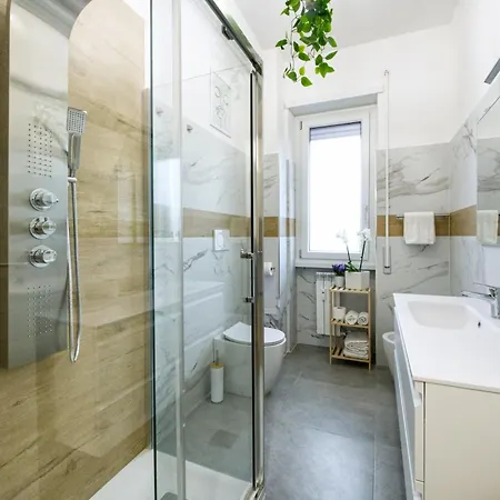 3 Passi Da Metro Marconi Apartmán *